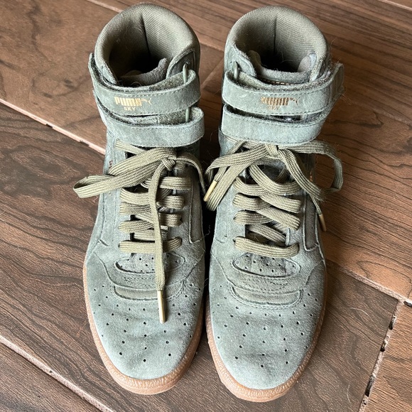 Women’s size 7 Olive suede high top Puma sneaker - Picture 2 of 6